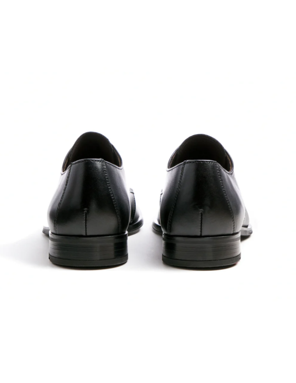 Sabre Dress Shoe in Schwarz on Sale