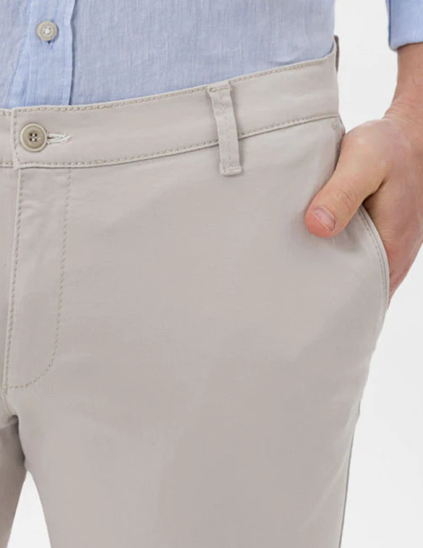 Silvio Hi-Flex Chino in Sand on Sale