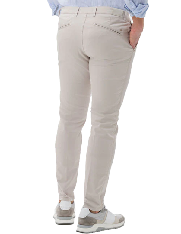 Silvio Hi-Flex Chino in Sand on Sale